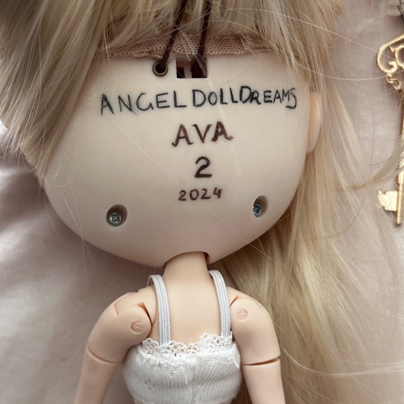 blonde blythe doll - Picture 5 of 5